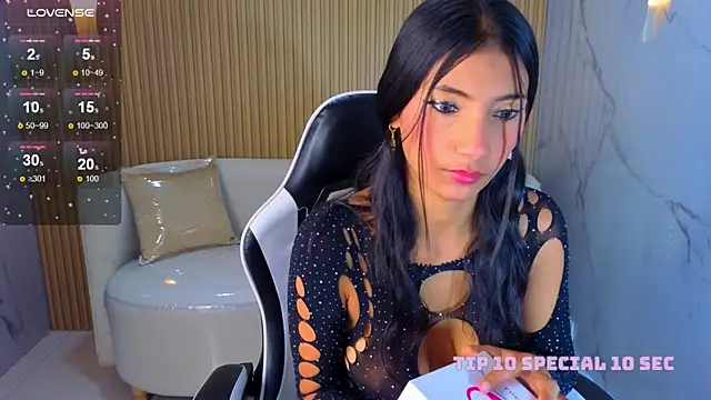 Snapshot of Perla_Moon_Tx chatting on 02-11-26, 12:32 Perla Moon Tx online show from 02-11-26, 12:32