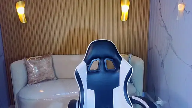 Snapshot of Perla_Moon_Tx chatting on 02-26-26, 12:37 Perla Moon Tx online show from 02-26-26, 12:37