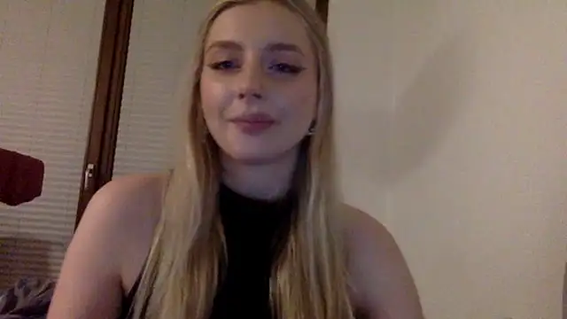 Snapshot of MayaWetDream chatting on 04-30-26, 08:26 MayaWetDream online show from 04-30-26, 08:26