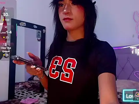 Snapshot of moonlyvelvet chatting on 02-20-26, 05:57 moonlyvelvet online show from 02-20-26, 05:57