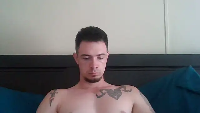Snapshot of midnightsinz chatting on 04-02-26, 06:16 midnightsinz online show from 04-02-26, 06:16
