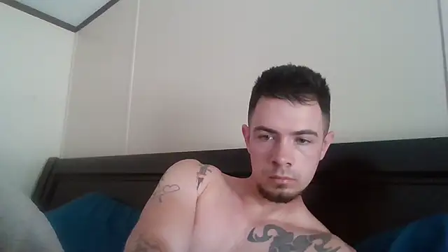 Snapshot of midnightsinz chatting on 04-08-26, 06:08 midnightsinz online show from 04-08-26, 06:08
