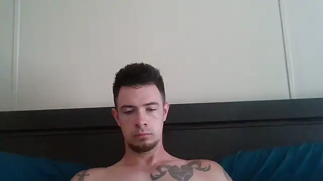 Snapshot of midnightsinz chatting on 04-29-26, 04:44 midnightsinz online show from 04-29-26, 04:44