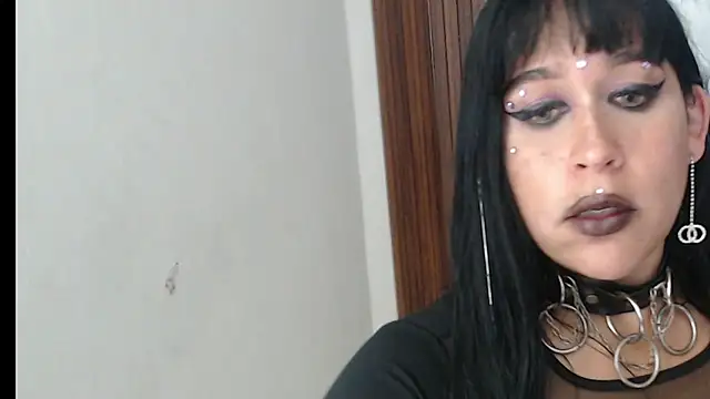 Snapshot of valen_ros chatting on 04-19-26, 06:10 valen ros online show from 04-19-26, 06:10