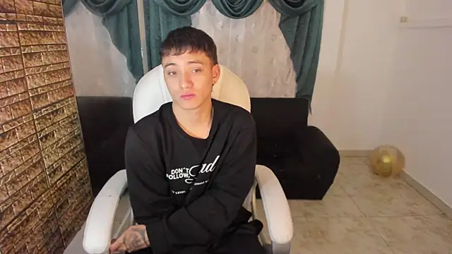 Snapshot of Wesleey-Boy chatting on 02-13-26, 07:32 Wesleey-Boy online show from 02-13-26, 07:32