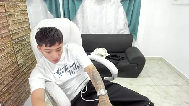 Snapshot of Wesleey-Boy chatting on 02-17-26, 06:14 Wesleey-Boy online show from 02-17-26, 06:14