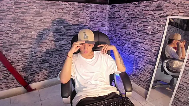 Wesleey-Boy online show from 03-03-26, 07:53