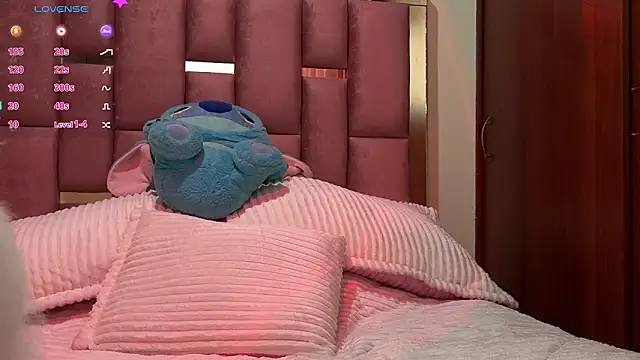 Snapshot of Zaphiroo_10 chatting on 02-27-26, 09:26 Zaphiroo 10 online show from 02-27-26, 09:26