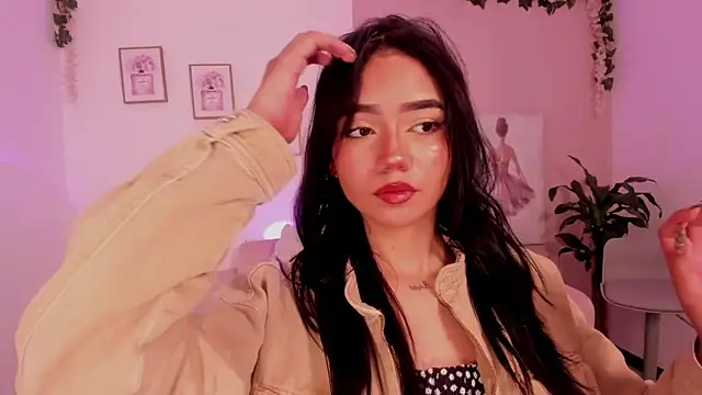 Snapshot of Mila_jenner chatting on 02-21-26, 05:58 Mila jenner online show from 02-21-26, 05:58