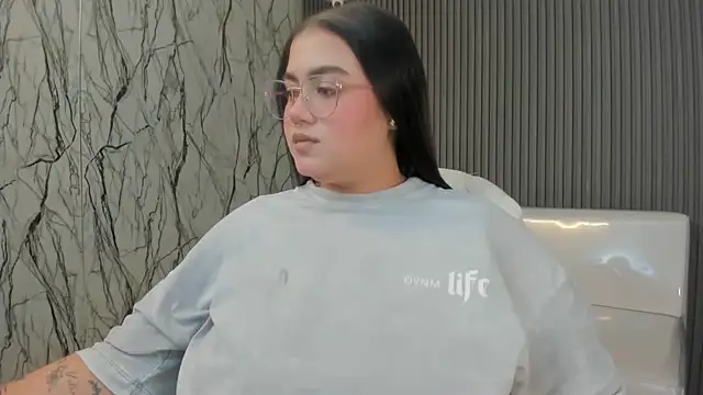 Snapshot of mady_musex chatting on 02-24-26, 03:15 mady musex online show from 02-24-26, 03:15