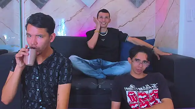 Snapshot of Wonka_1 chatting on 02-12-26, 03:45 Wonka 1 online show from 02-12-26, 03:45