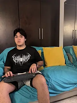 EmilyAndAndrew online show from 02-18-26, 03:35