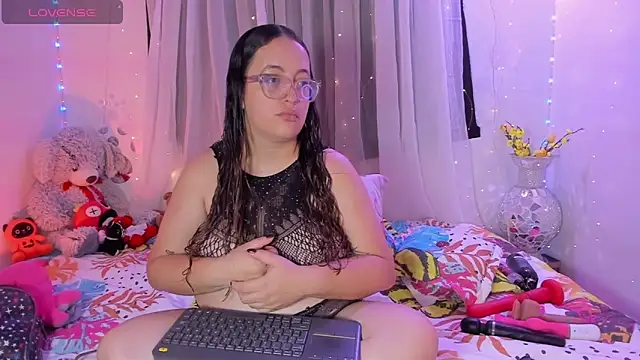 Snapshot of Stacy_millerr1 chatting on 05-19-26, 09:37 Stacy millerr1 online show from 05-19-26, 09:37