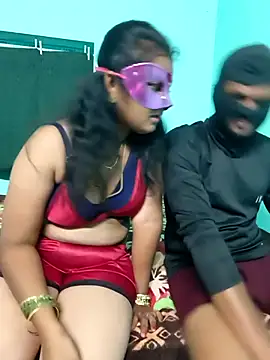 Snapshot of Tamilkannadacouple chatting on 02-13-26, 04:47 Tamilkannadacouple online show from 02-13-26, 04:47