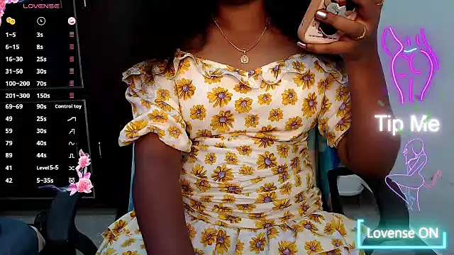 Snapshot of VixenNandhu chatting on 02-14-26, 05:10 VixenNandhu online show from 02-14-26, 05:10