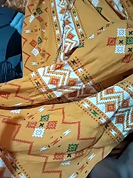 Snapshot of Sweet-runi chatting on 02-05-26, 02:11 Sweet-runi online show from 02-05-26, 02:11