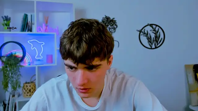 Snapshot of emil_lucky chatting on 02-23-26, 12:24 emil lucky online show from 02-23-26, 12:24