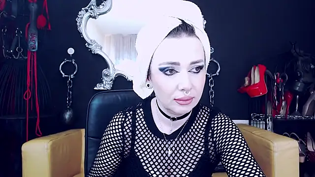 Snapshot of GoddessGeo chatting on 01-31-25, 01:45 GoddessGeo online show from 01-31-25, 01:45