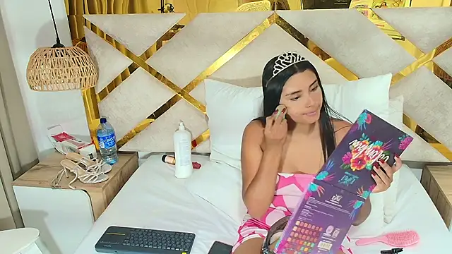 Snapshot of Madeline_Foxxxy chatting on 02-24-26, 07:34 Madeline Foxxxy online show from 02-24-26, 07:34