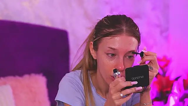 EllinaNuria online show from 02-24-26, 04:32