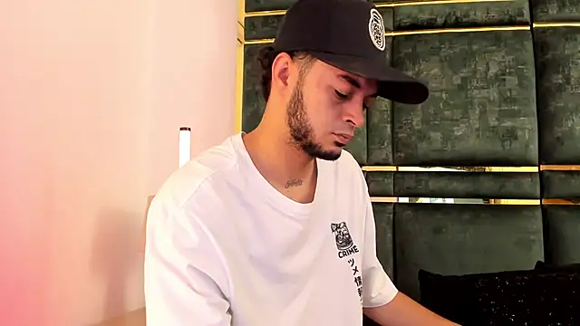 GaelyCoral online show from 04-06-26, 11:22