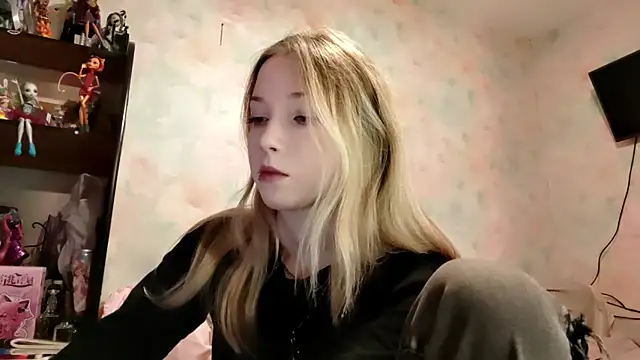 TiaBIanks online show from 04-09-26, 12:32