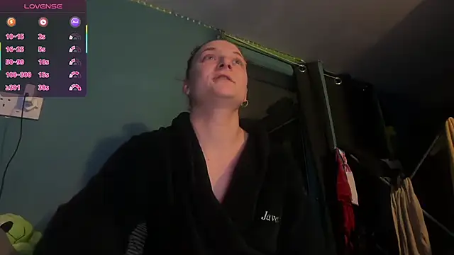 Snapshot of JadeAlexis403 chatting on 02-08-26, 09:29 JadeAlexis403 online show from 02-08-26, 09:29