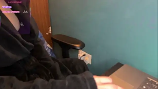 Snapshot of JadeAlexis403 chatting on 02-15-26, 10:28 JadeAlexis403 online show from 02-15-26, 10:28