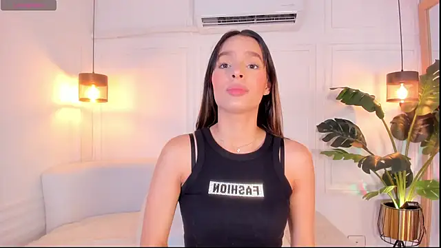 Nicole Whittee online show from 04-15-26, 08:09