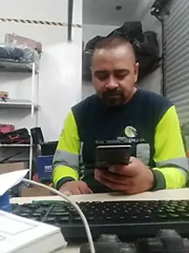 Snapshot of OMARMEX1 chatting on 04-29-26, 01:26 OMARMEX1 online show from 04-29-26, 01:26