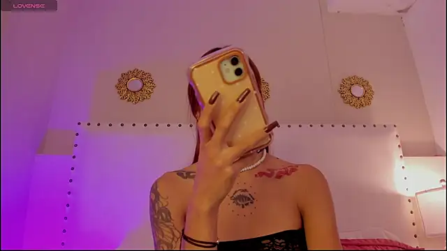 Snapshot of Zoe_star_ chatting on 02-26-26, 01:21 Zoe star online show from 02-26-26, 01:21