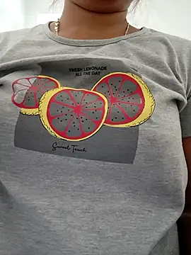 Snapshot of Fantasy_Queen94 chatting on 02-09-26, 03:10 Fantasy Queen94 online show from 02-09-26, 03:10