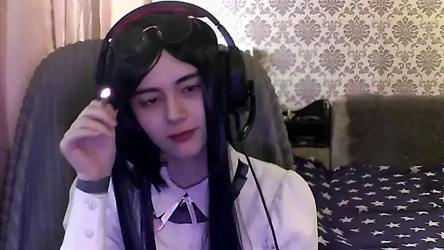 Snapshot of Angels_corner chatting on 02-11-26, 06:29 Angels corner online show from 02-11-26, 06:29