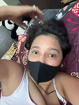 raavigirl online show from 03-18-26, 08:06