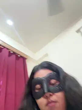 raavigirl online show from 04-04-26, 10:46