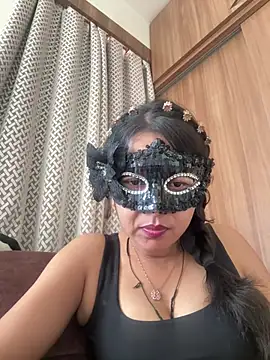 Snapshot of raavigirl chatting on 06-01-26, 07:32 raavigirl online show from 06-01-26, 07:32