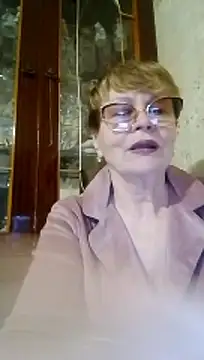 Snapshot of SophieBurns chatting on 05-12-26, 10:34 SophieBurns online show from 05-12-26, 10:34