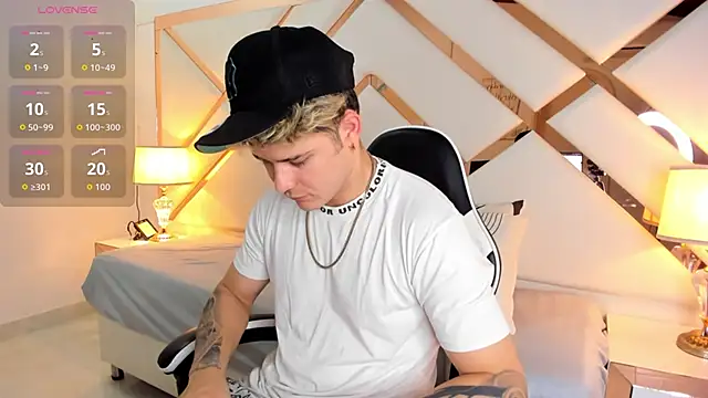 Snapshot of rayan_linxx chatting on 02-21-26, 07:37 rayan linxx online show from 02-21-26, 07:37