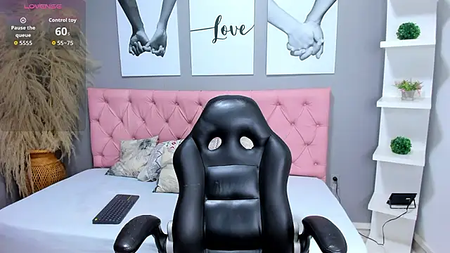 Snapshot of rayan_linxx chatting on 02-28-26, 07:48 rayan linxx online show from 02-28-26, 07:48