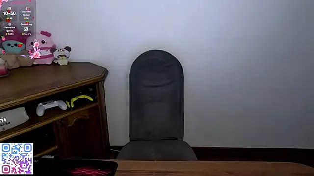 Snapshot of CassyVixen chatting on 02-27-26, 04:07 CassyVixen online show from 02-27-26, 04:07