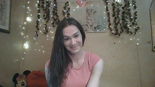 Snapshot of sillymillie4 chatting on 06-10-26, 10:41 sillymillie4 online show from 06-10-26, 10:41