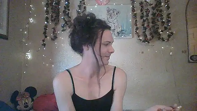 Snapshot of sillymillie4 chatting on 06-23-26, 07:12 sillymillie4 online show from 06-23-26, 07:12