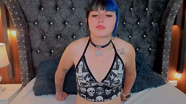 Snapshot of OliviaBonnie chatting on 02-08-26, 08:23 OliviaBonnie online show from 02-08-26, 08:23