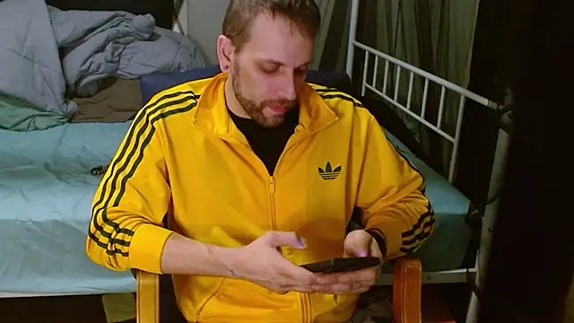 Snapshot of cguffey2284 chatting on 02-18-26, 12:28 cguffey2284 online show from 02-18-26, 12:28