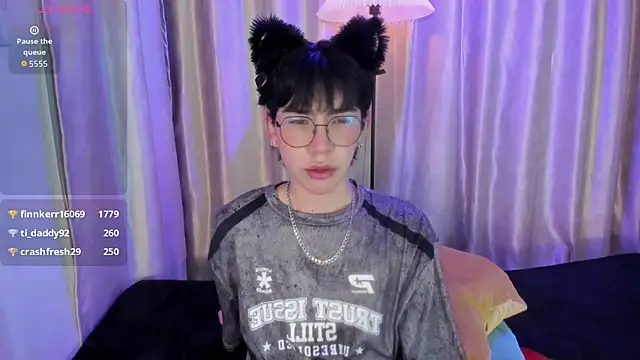 Demian Hush online show from 04-11-26, 03:11