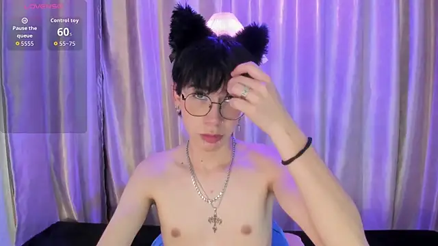 Demian Hush online show from 04-17-26, 03:09