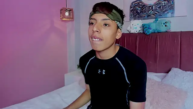 Snapshot of _camilo_ortiz chatting on 06-18-26, 05:17 camilo ortiz online show from 06-18-26, 05:17