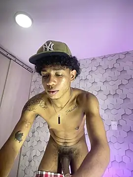 Snapshot of 777_dmz_ chatting on 02-13-26, 08:32 777 dmz online show from 02-13-26, 08:32