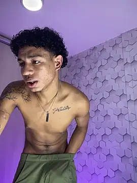 Snapshot of 777_dmz_ chatting on 02-15-26, 02:08 777 dmz online show from 02-15-26, 02:08