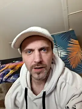 SwatRocShy online show from 03-12-26, 07:42